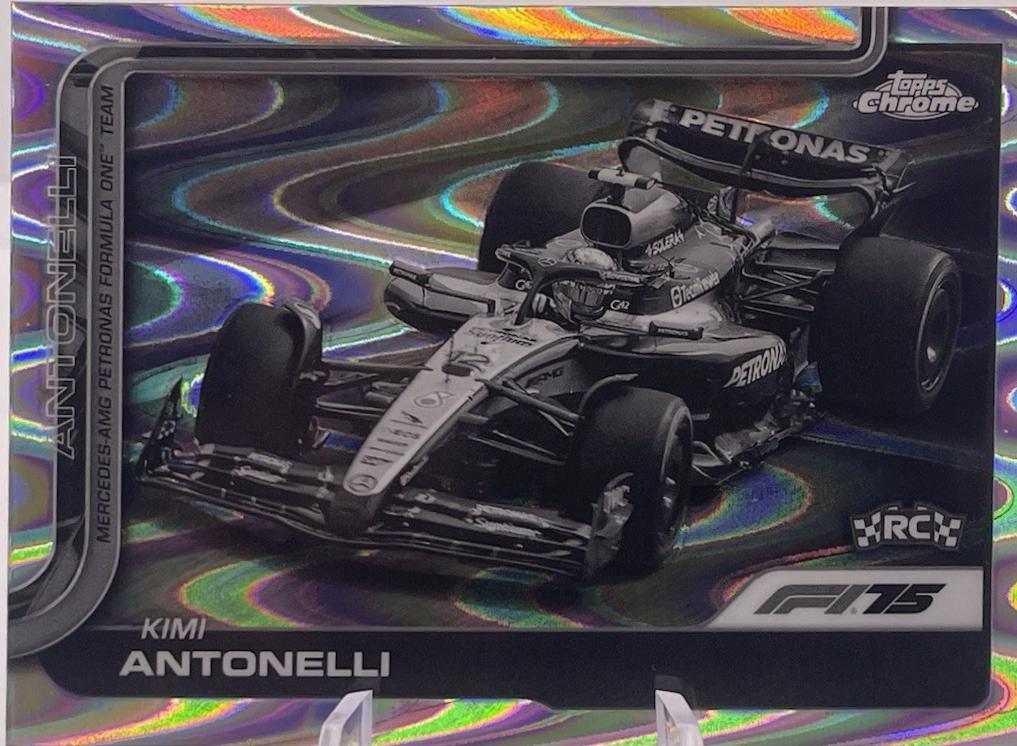 Kimi Antonelli [Black White RayWave Refractor] #80