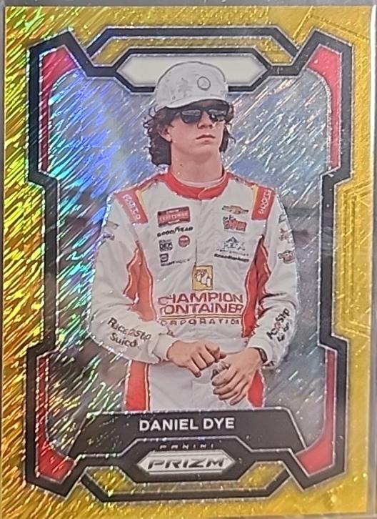 Daniel Dye [Gold Shimmer FOTL] #41