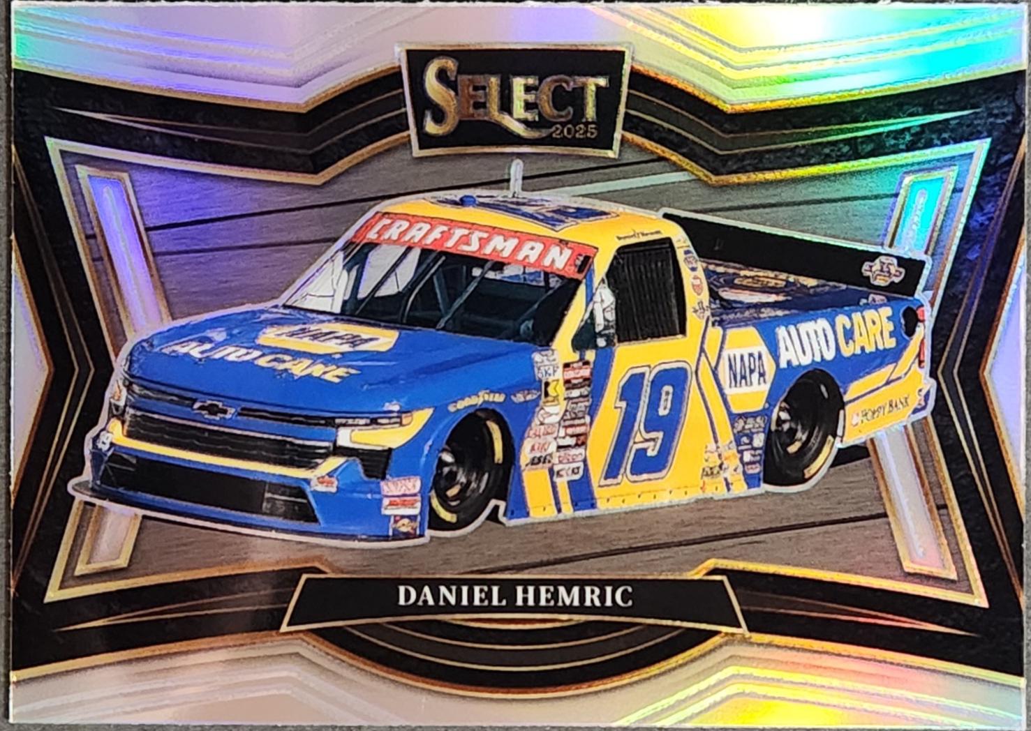 Daniel Hemric [Silver Prizm] #105
