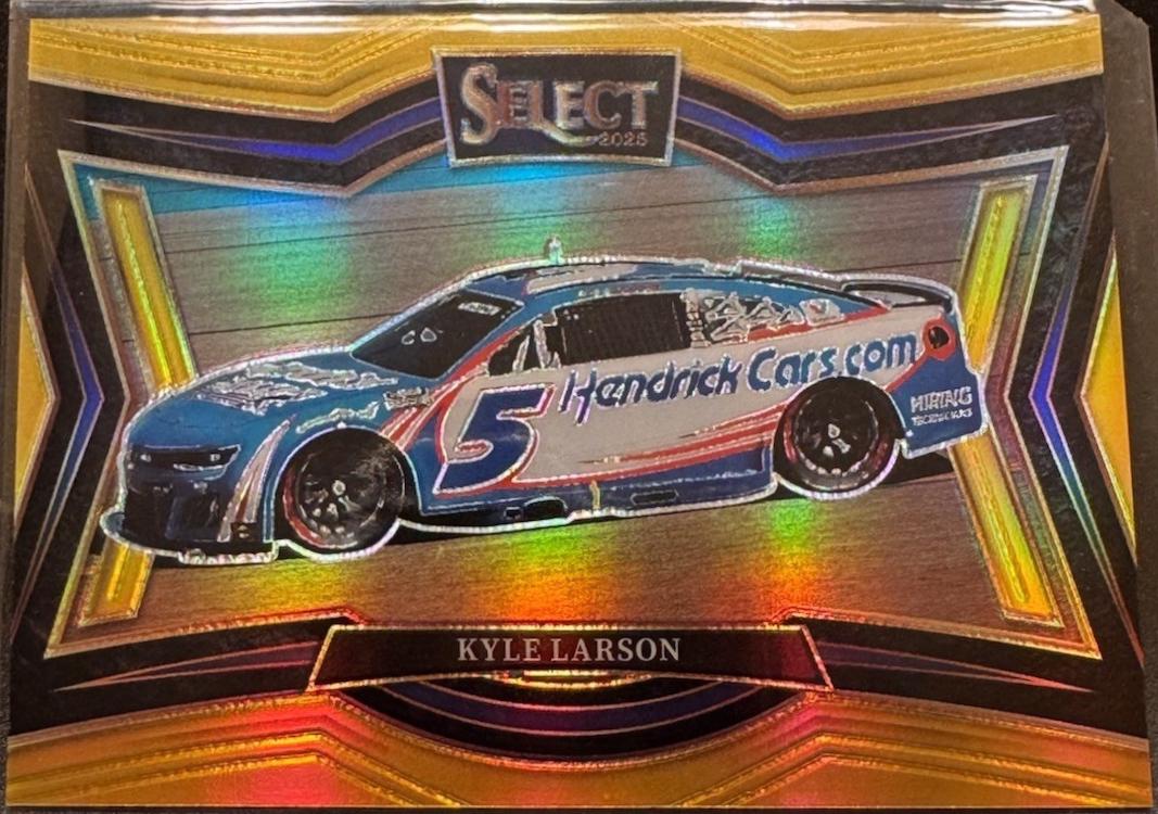 Kyle Larson [Gold Prizm] #107