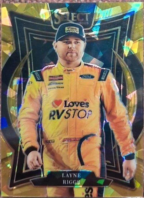 Layne Riggs [Gold Prizm] #9