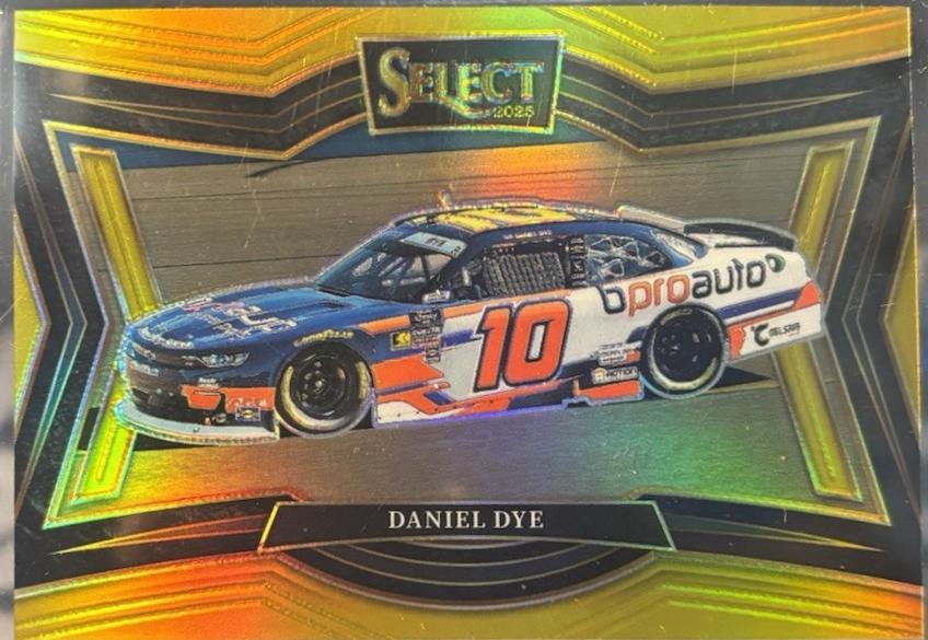 Daniel Dye [Gold Prizm] #130