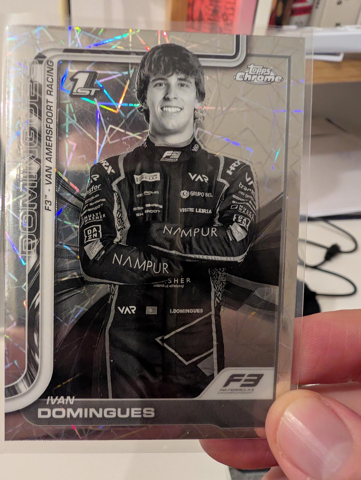 Ivan Domingues [Black White Lazer Refractor] #60