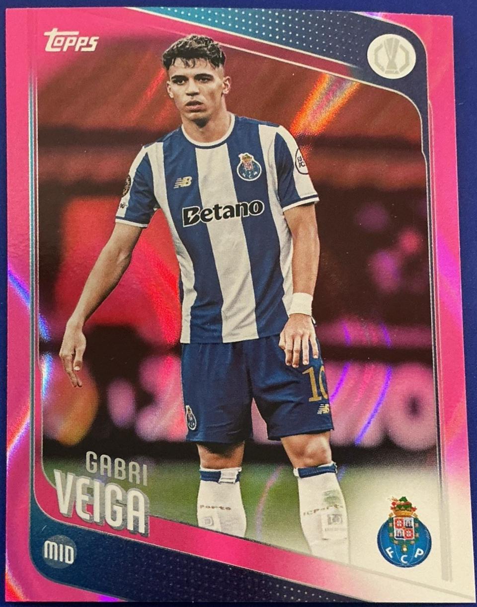 Gabri Veiga [Neon Pink Flowfractor] #87