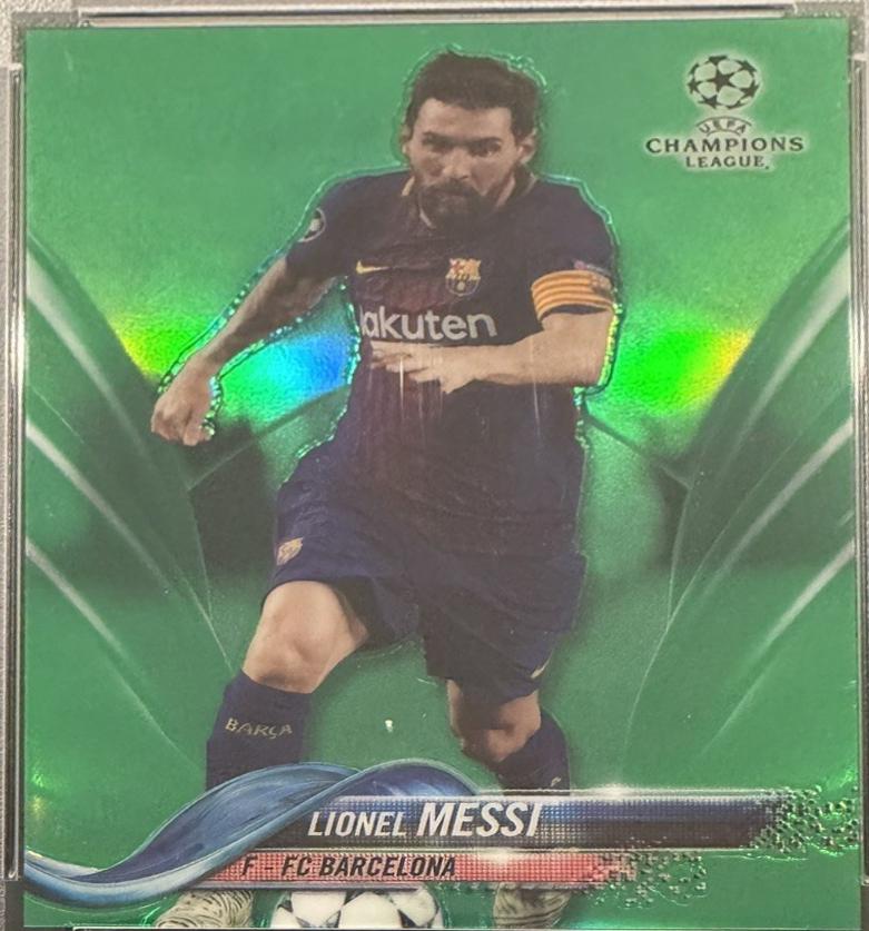 Lionel Messi [Right Leg Forward Green Refractor] #1