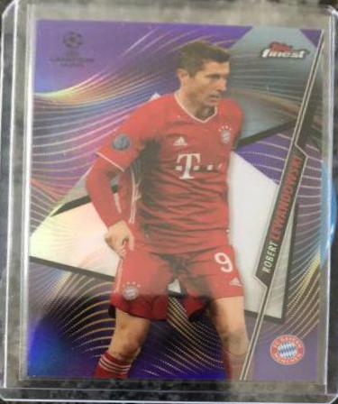 Robert Lewandowski [Purple Refractor] #50