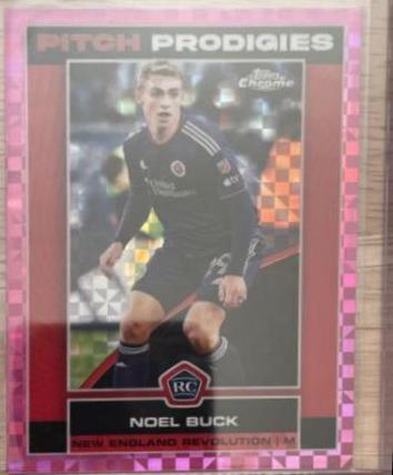 Noel Buck [Pink Xfractor] #62