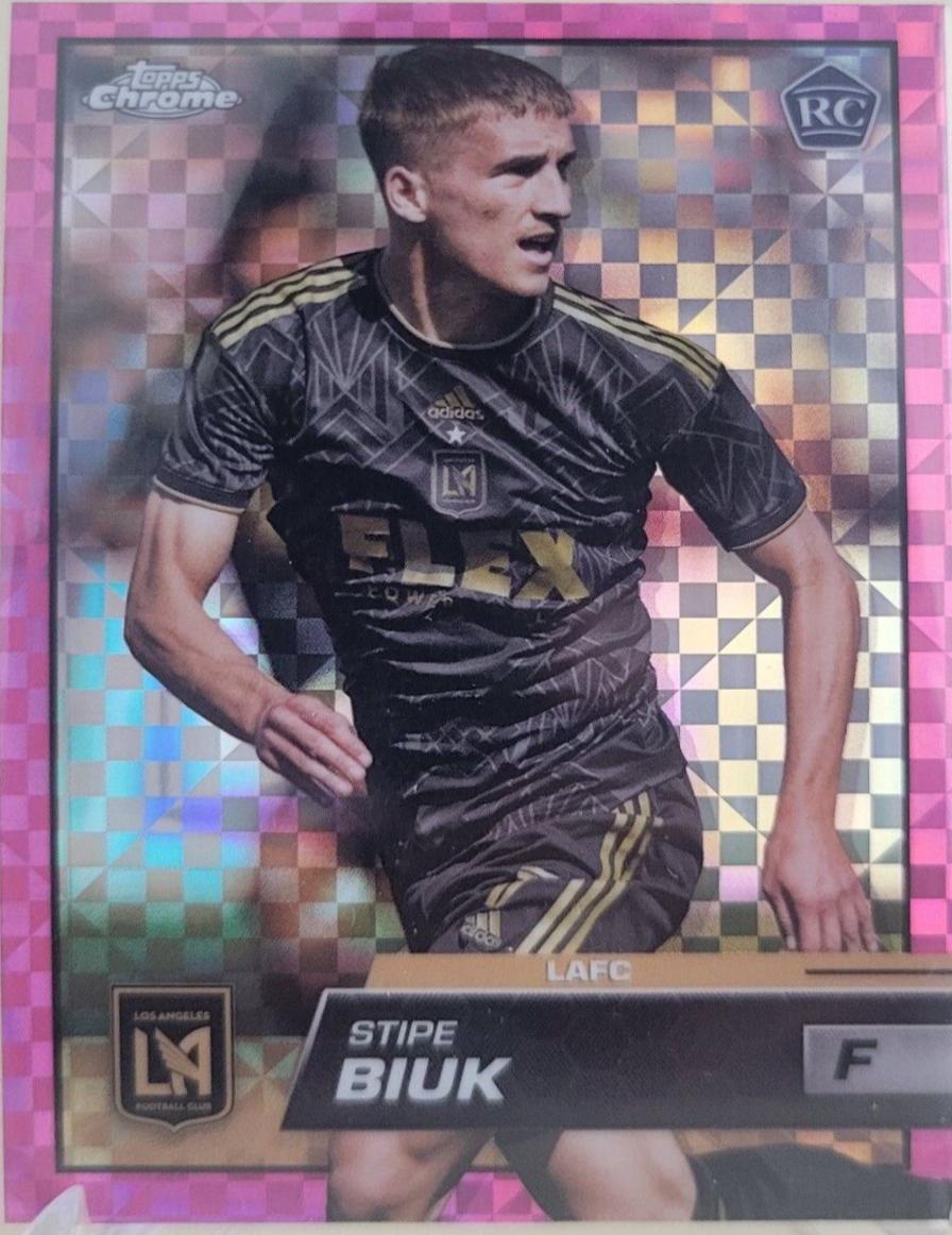 Stipe Biuk [Pink Xfractor] #24