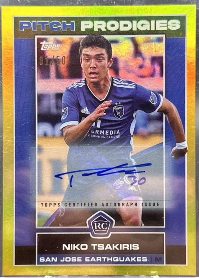 Niko Tsakiris [Autograph Gold] #100
