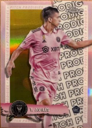 Tomas Aviles [Gold Refractor] #122