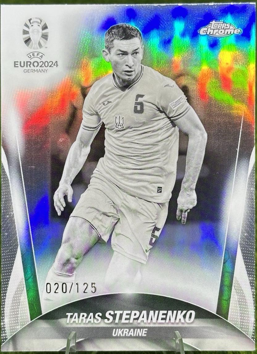 Taras Stepanenko [Black White Refractor] #145