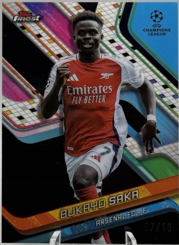 Bukayo Saka [Black Refractor] #77