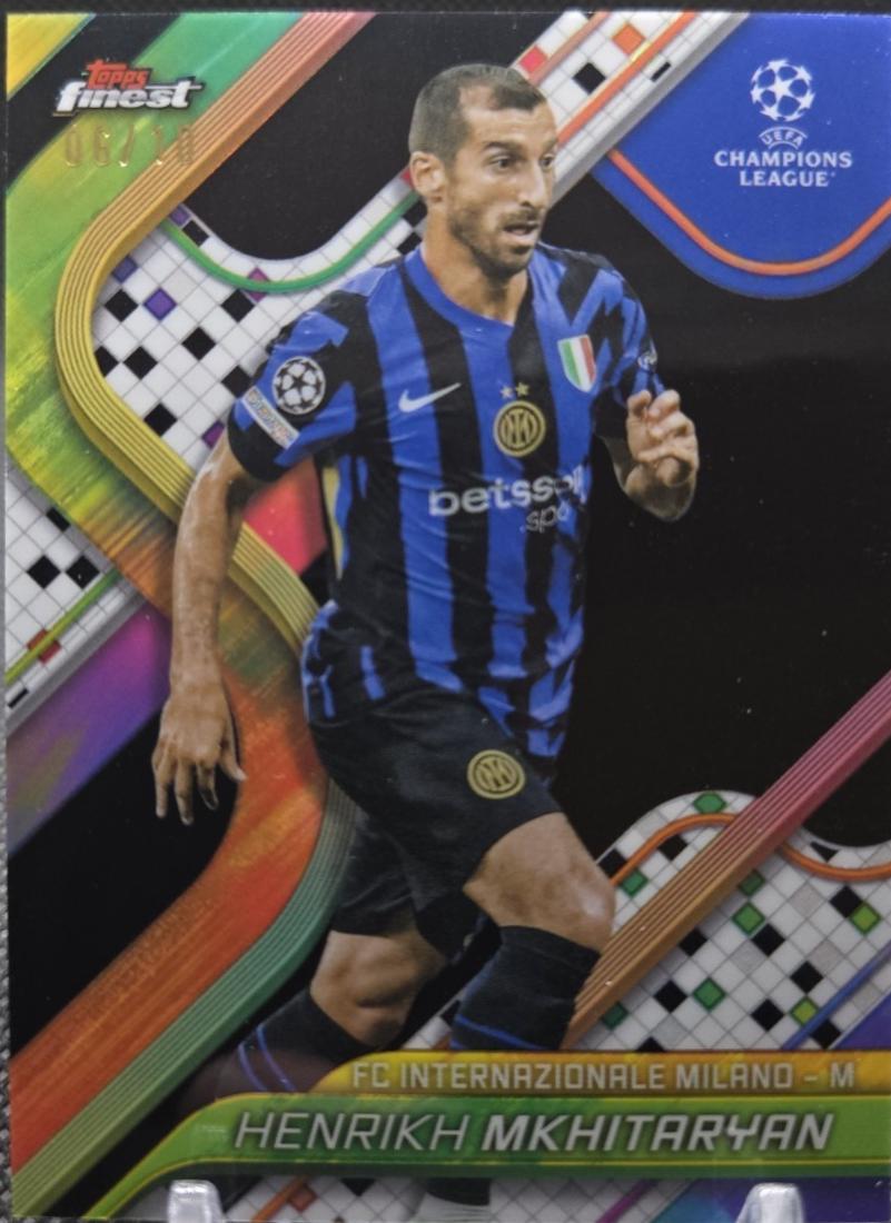 Henrikh Mkhitaryan [Black Refractor] #106