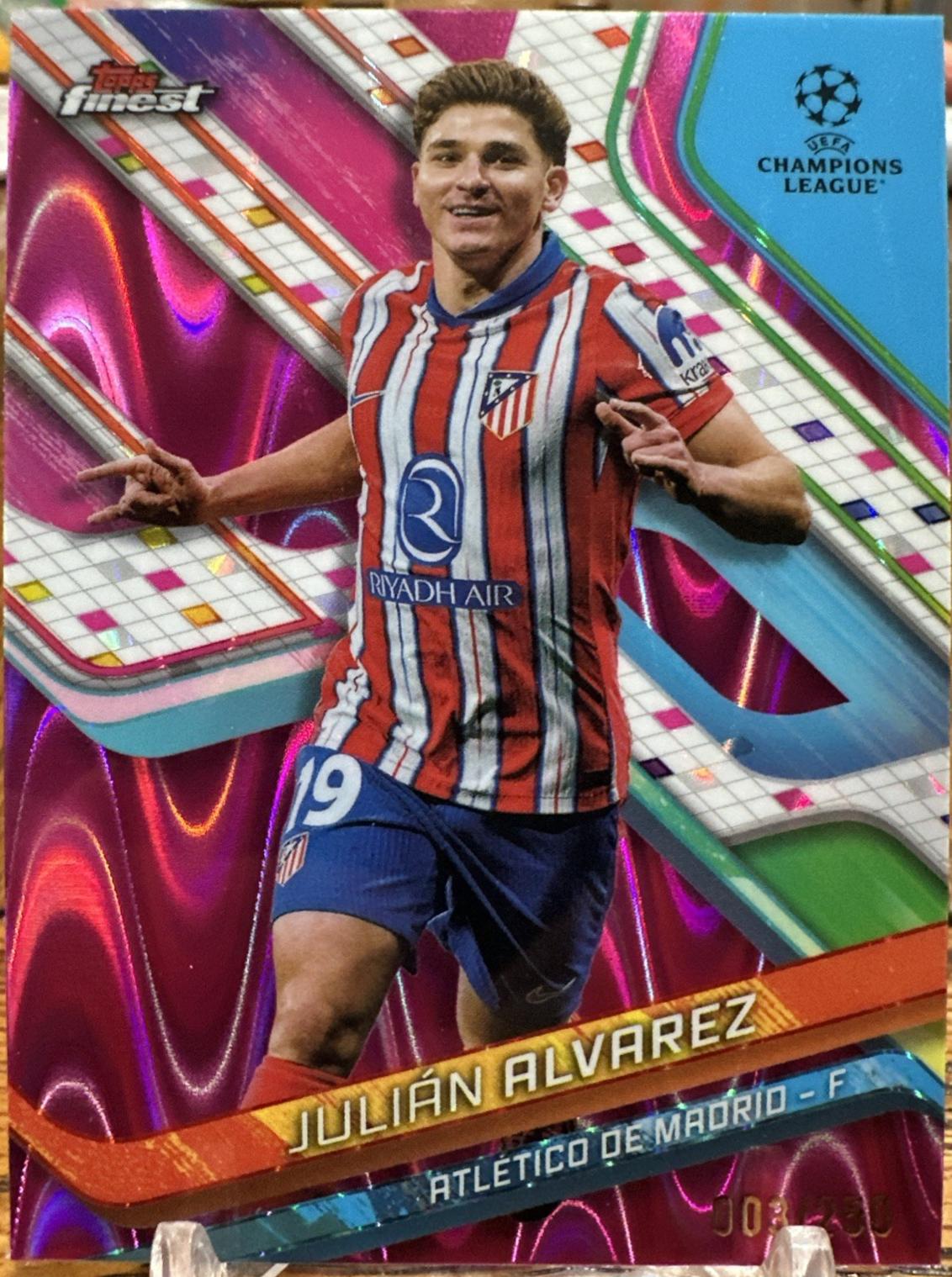Julian Alvarez [Pink Raywave Refractor] #91