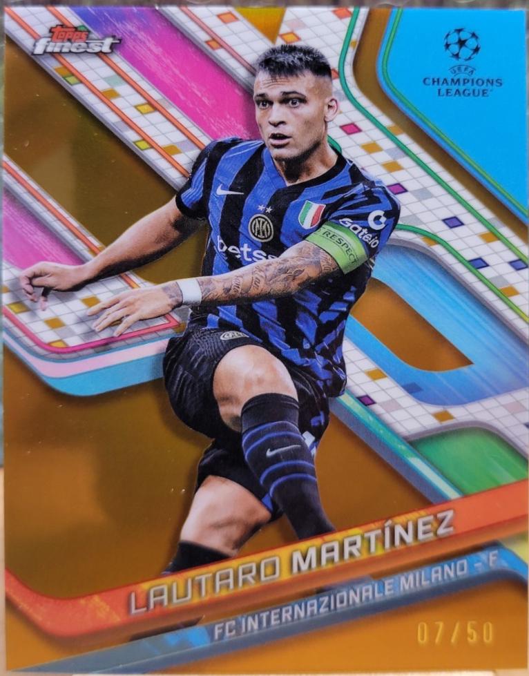 Lautaro Martinez [Gold Refractor] #35