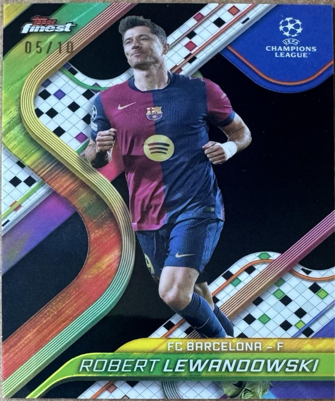 Robert Lewandowski [Black Refractor] #19