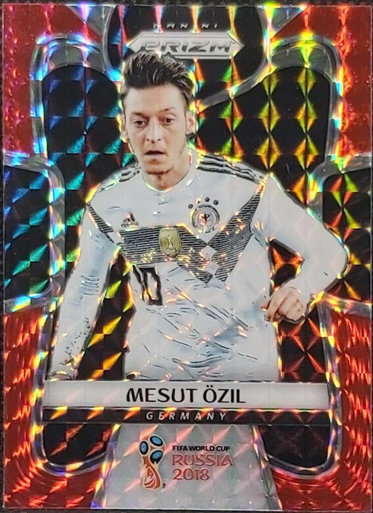 Mesut Ozil [Red Prizm] #96