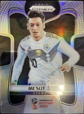 Mesut Ozil [Silver Prizm] #96