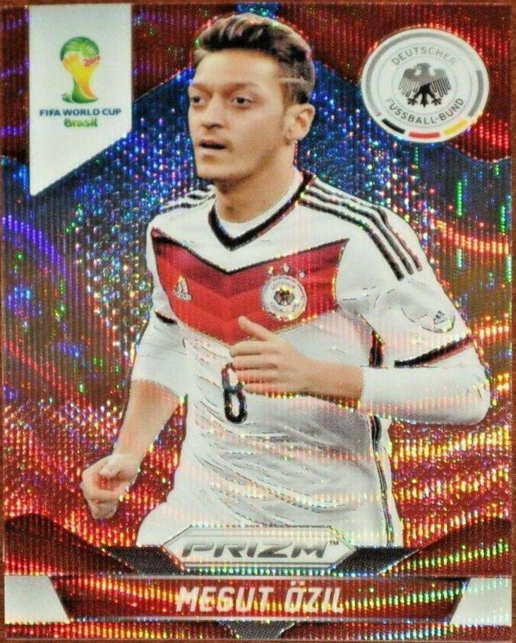 Mesut Ozil [Blue & Red Wave Prizm] #88