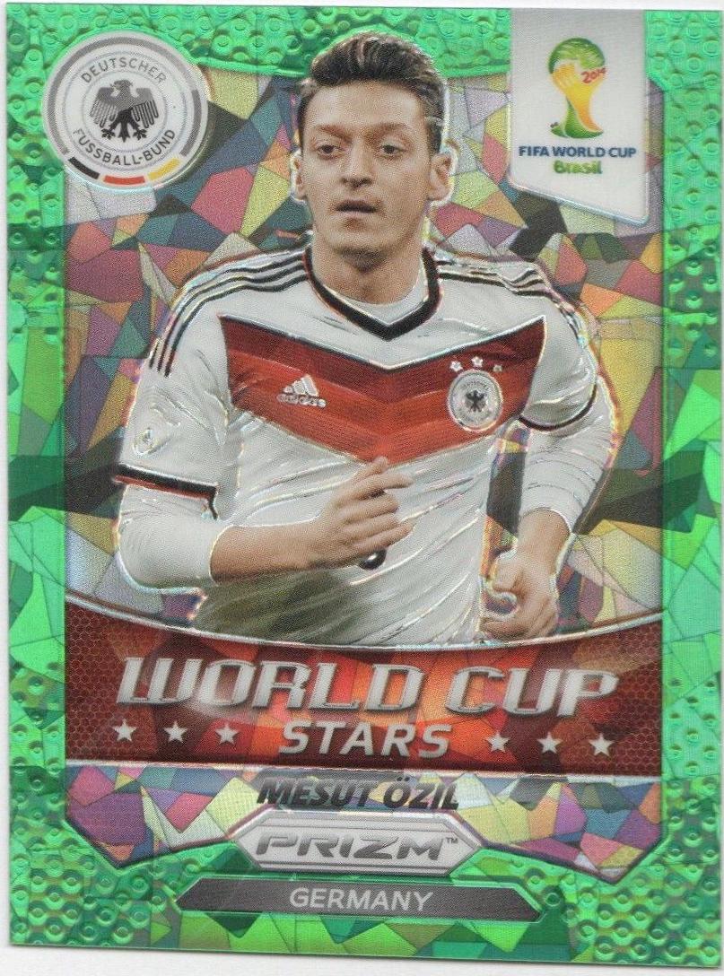 Mesut Ozil [Green Crystal Prizm] #18