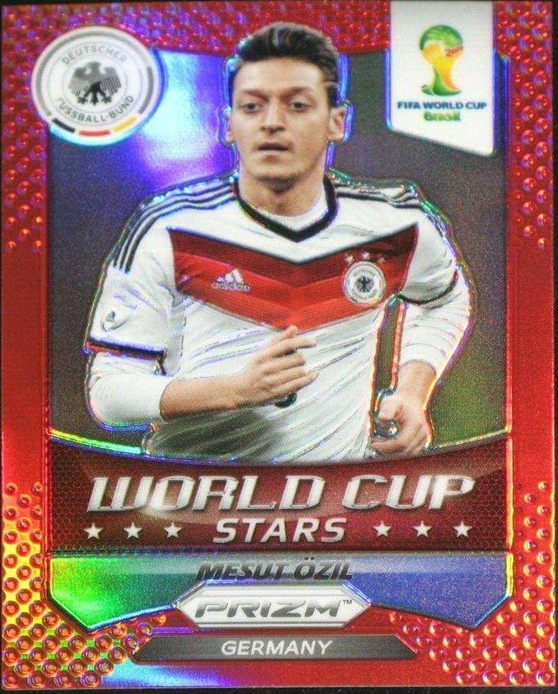 Mesut Ozil [Red Prizm] #18