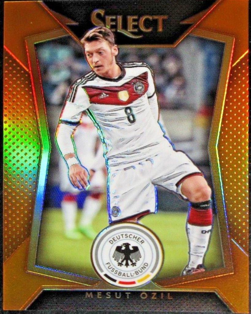 Mesut Ozil [Standing Straight Orange Prizm] #40
