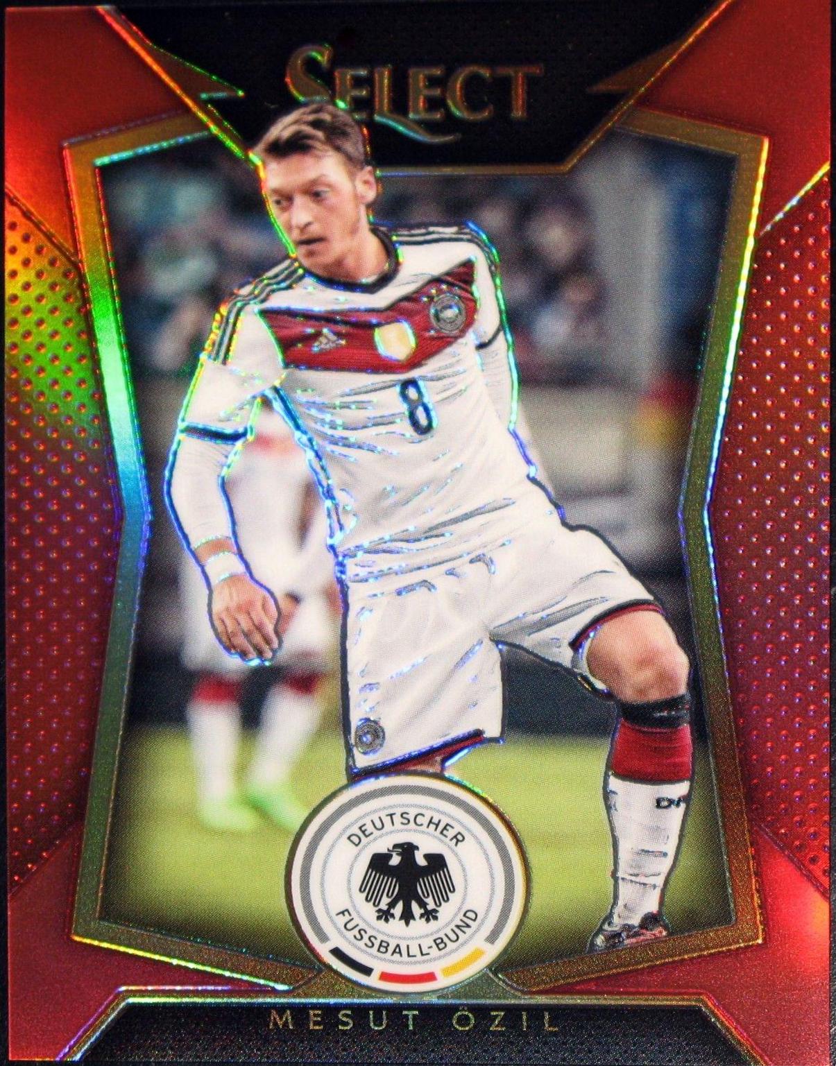 Mesut Ozil [Standing Straight Red Prizm] #40