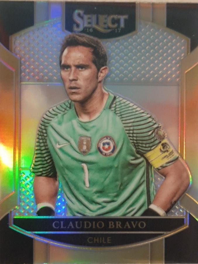 Claudio Bravo [Silver Prizm] #37
