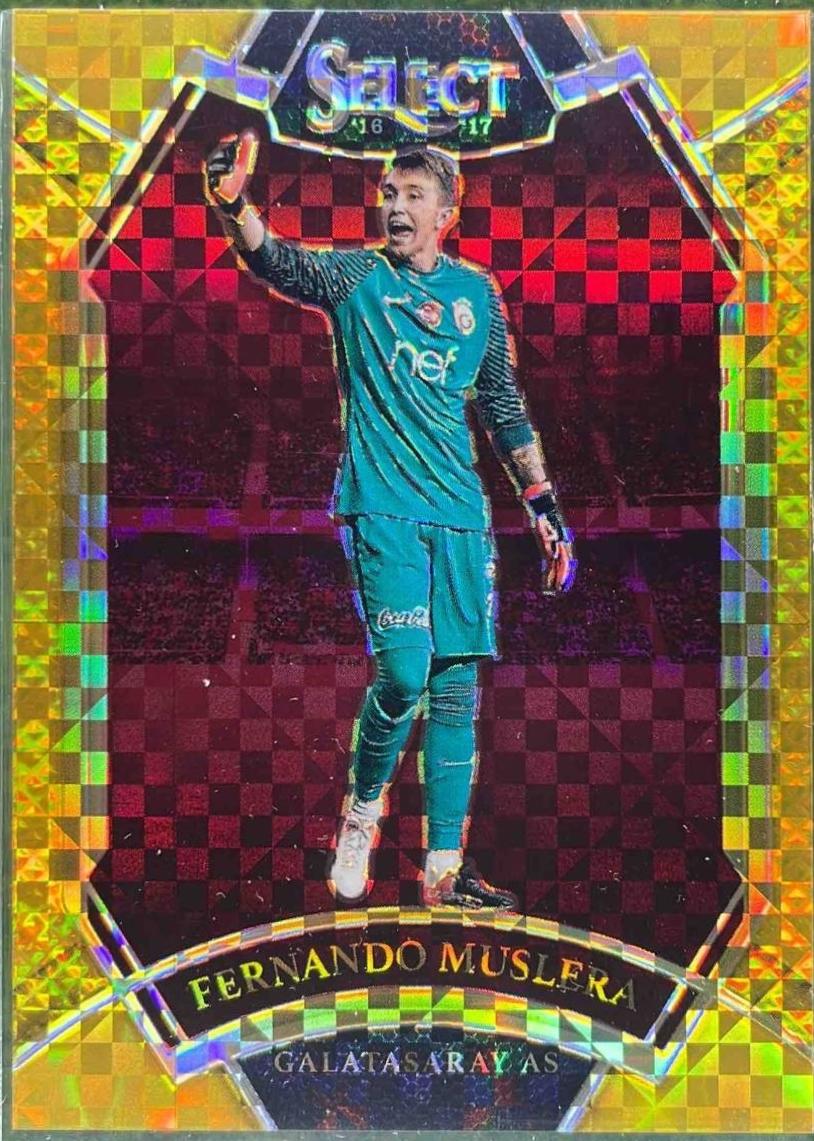 Fernando Muslera [Gold Prizm] #293