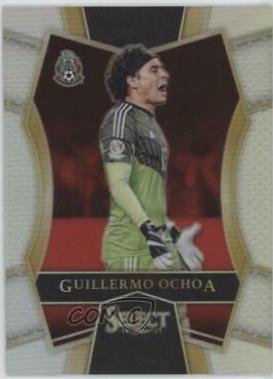 Guillermo Ochoa [Silver Prizm] #102