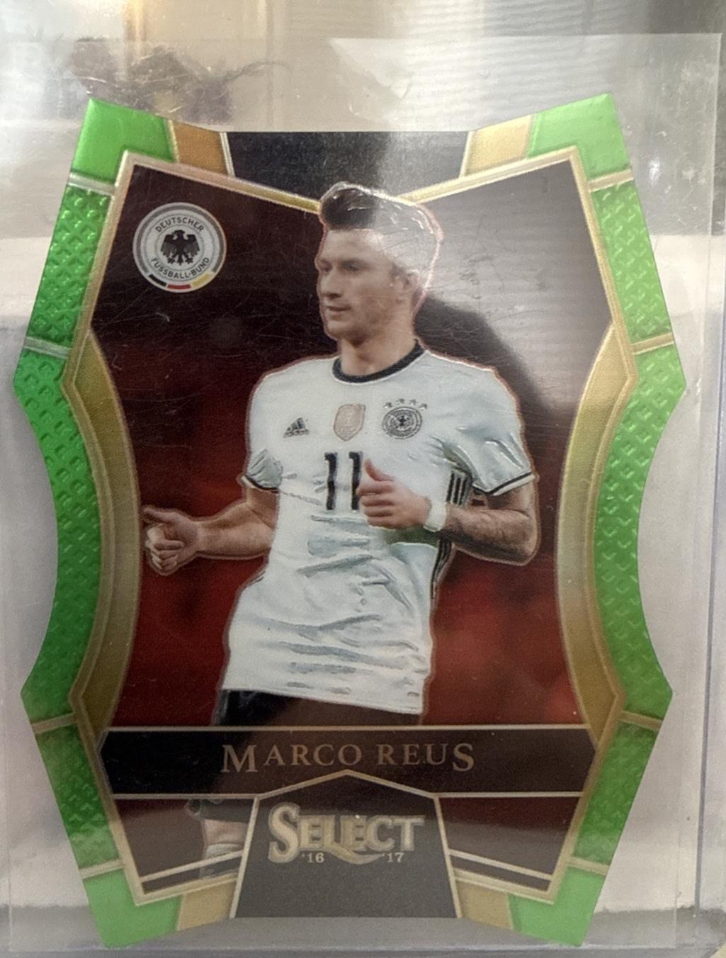Marco Reus [Neon Green Prizm Die Cut] #104