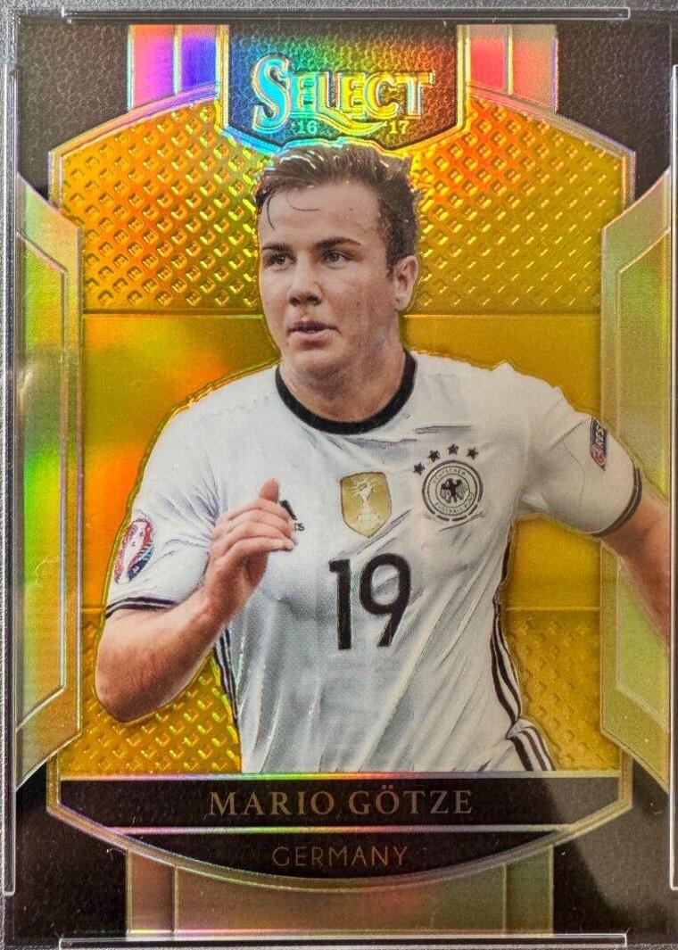 Mario Gotze [Gold Prizm] #230