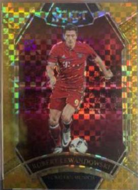 Robert Lewandowski [Gold Prizm] #223