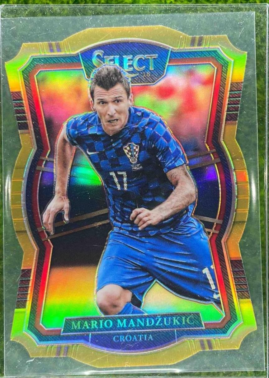 Mario Mandzukic [Gold Die Cut] #172