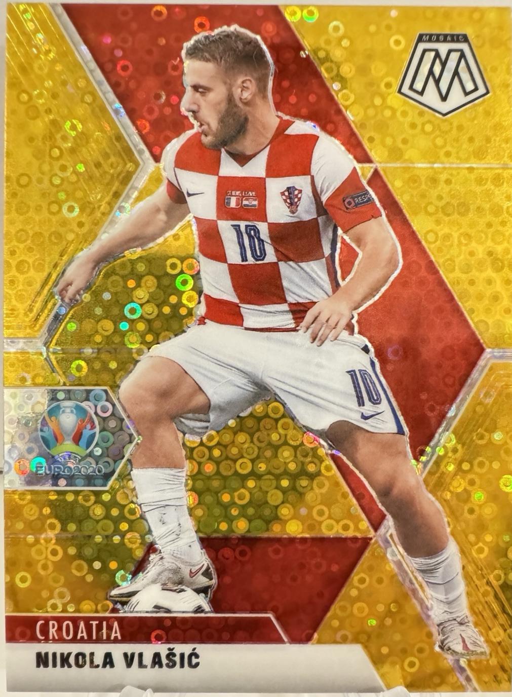 Nikola Vlasic [Gold Circle] #25