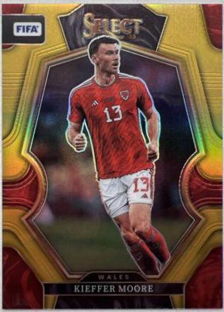Kieffer Moore [Gold] #199