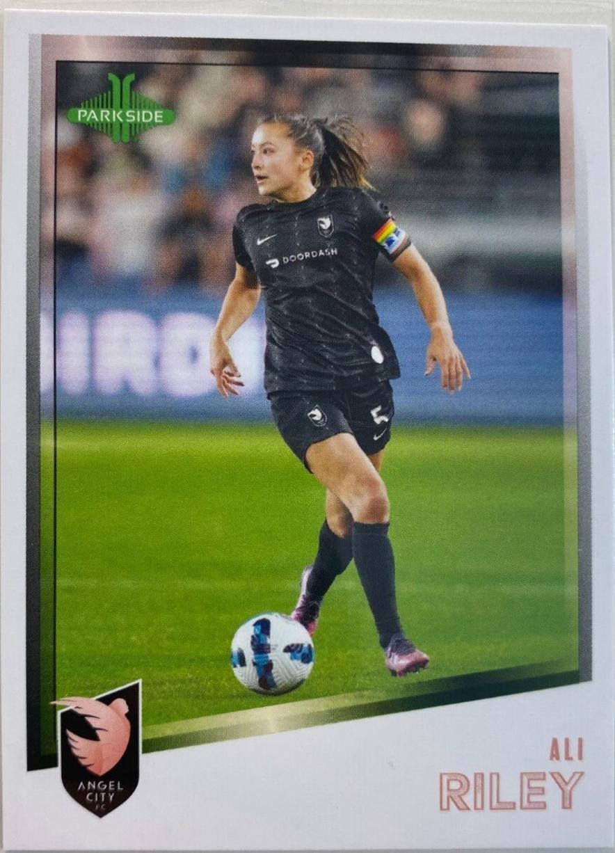 Ali Riley #118
