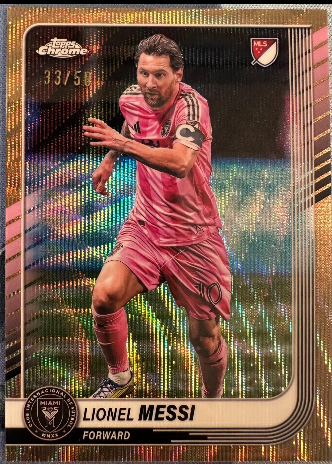 Lionel Messi [Gold Wave Refractor] #10