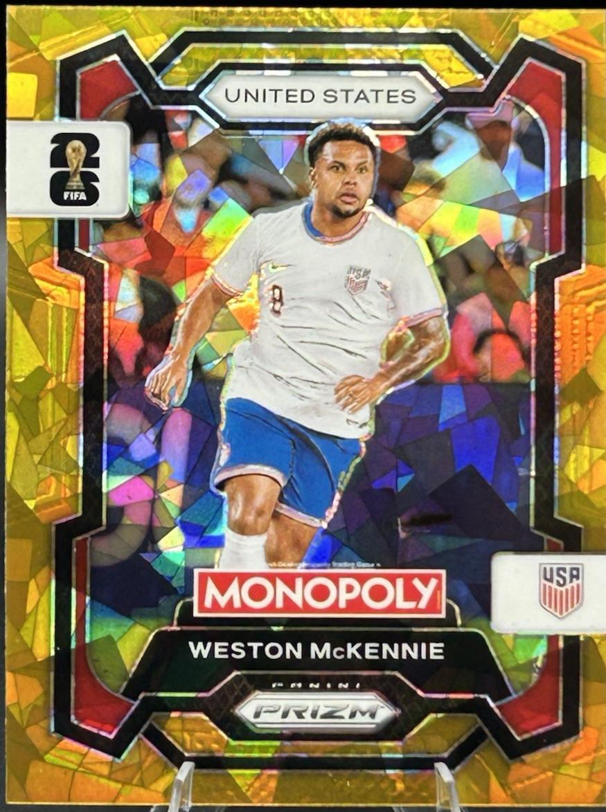 Weston McKennie [Gold Cracked Ice] #50