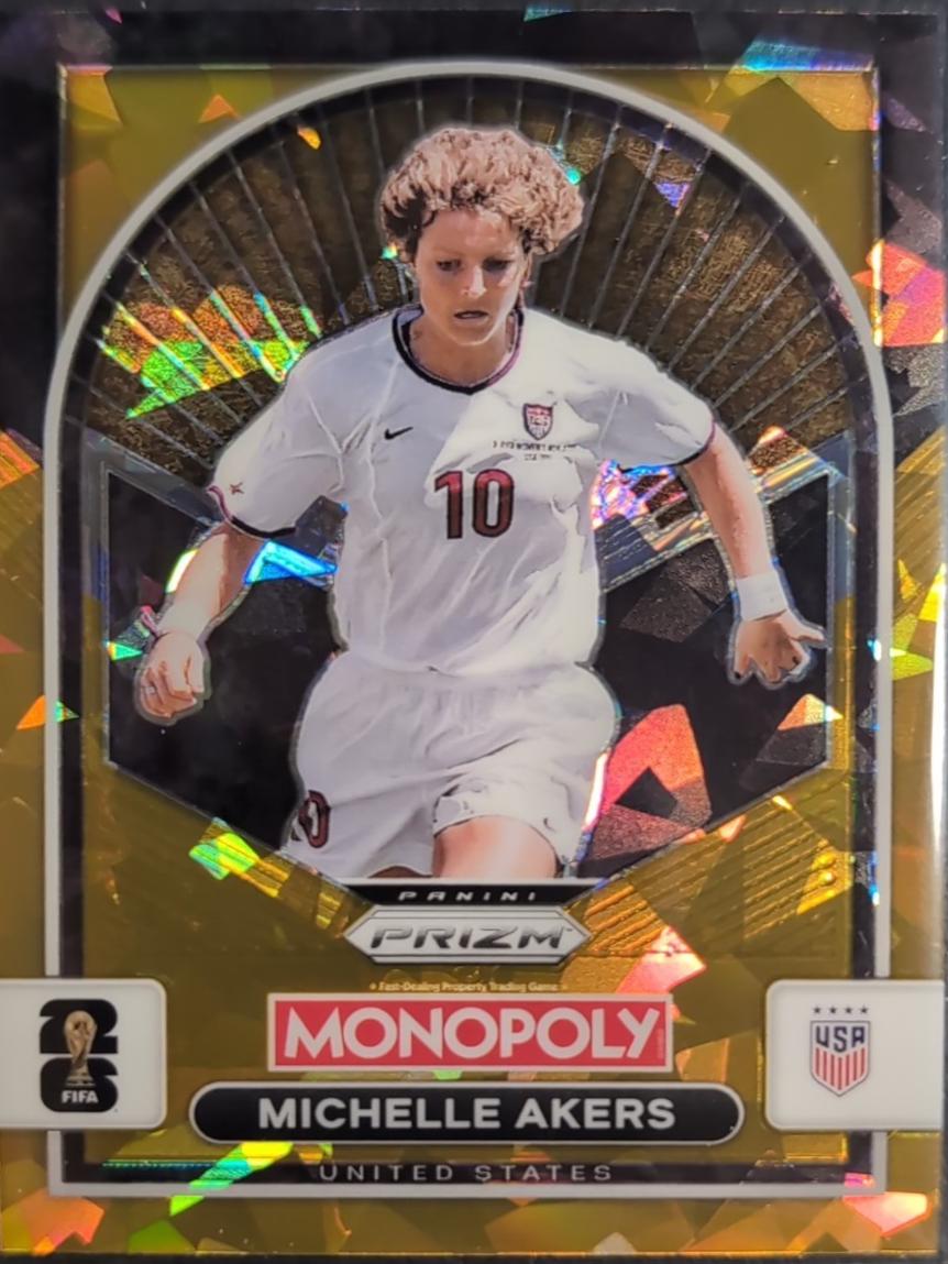 Michelle Akers [Gold Cracked Ice] #90