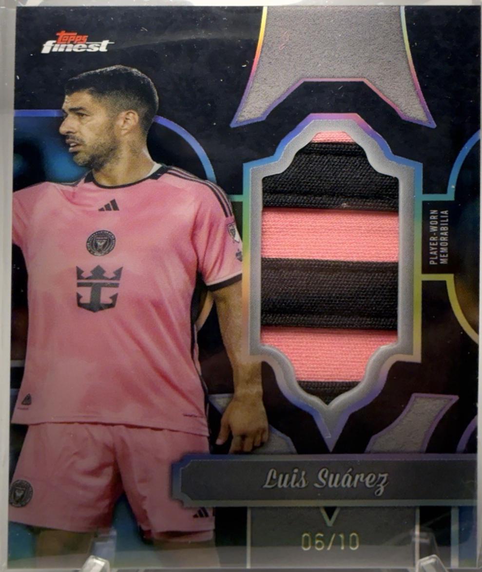 Luis Suarez [Black Refractor] #FF-LS