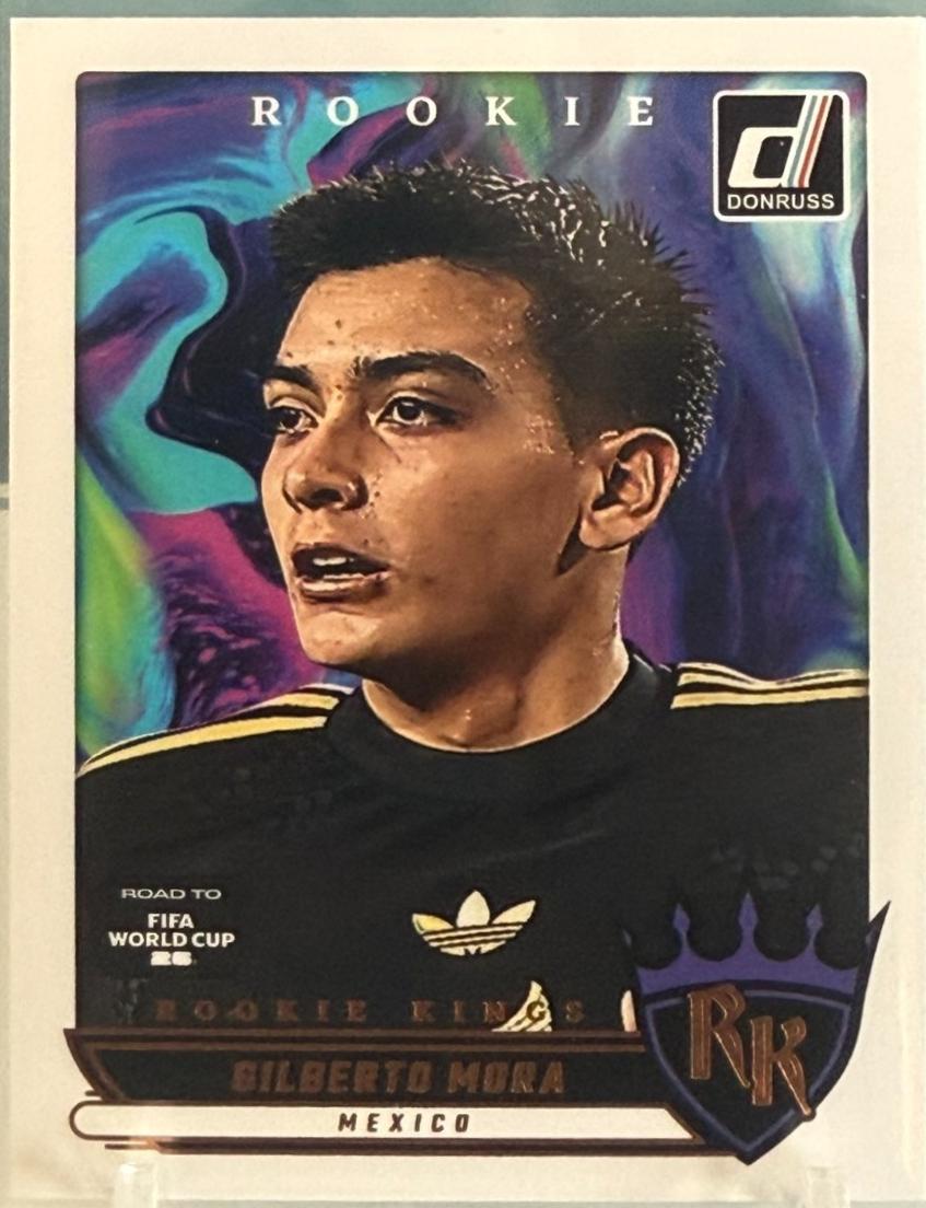 Gilberto Mora #10
