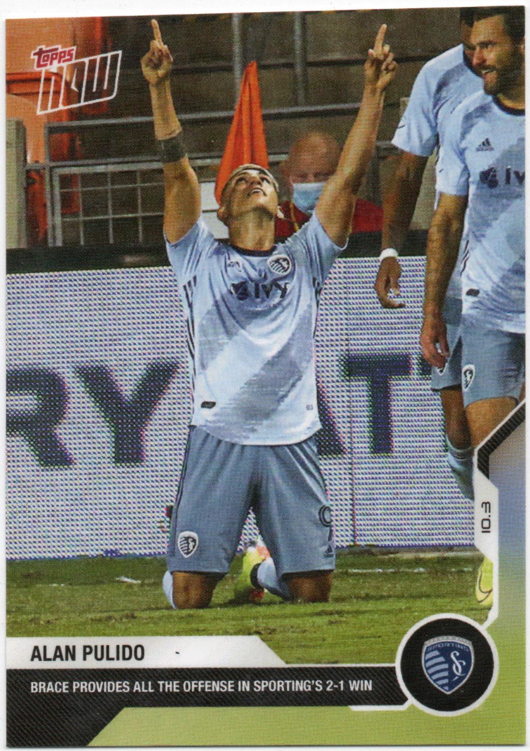 Alan Pulido #32