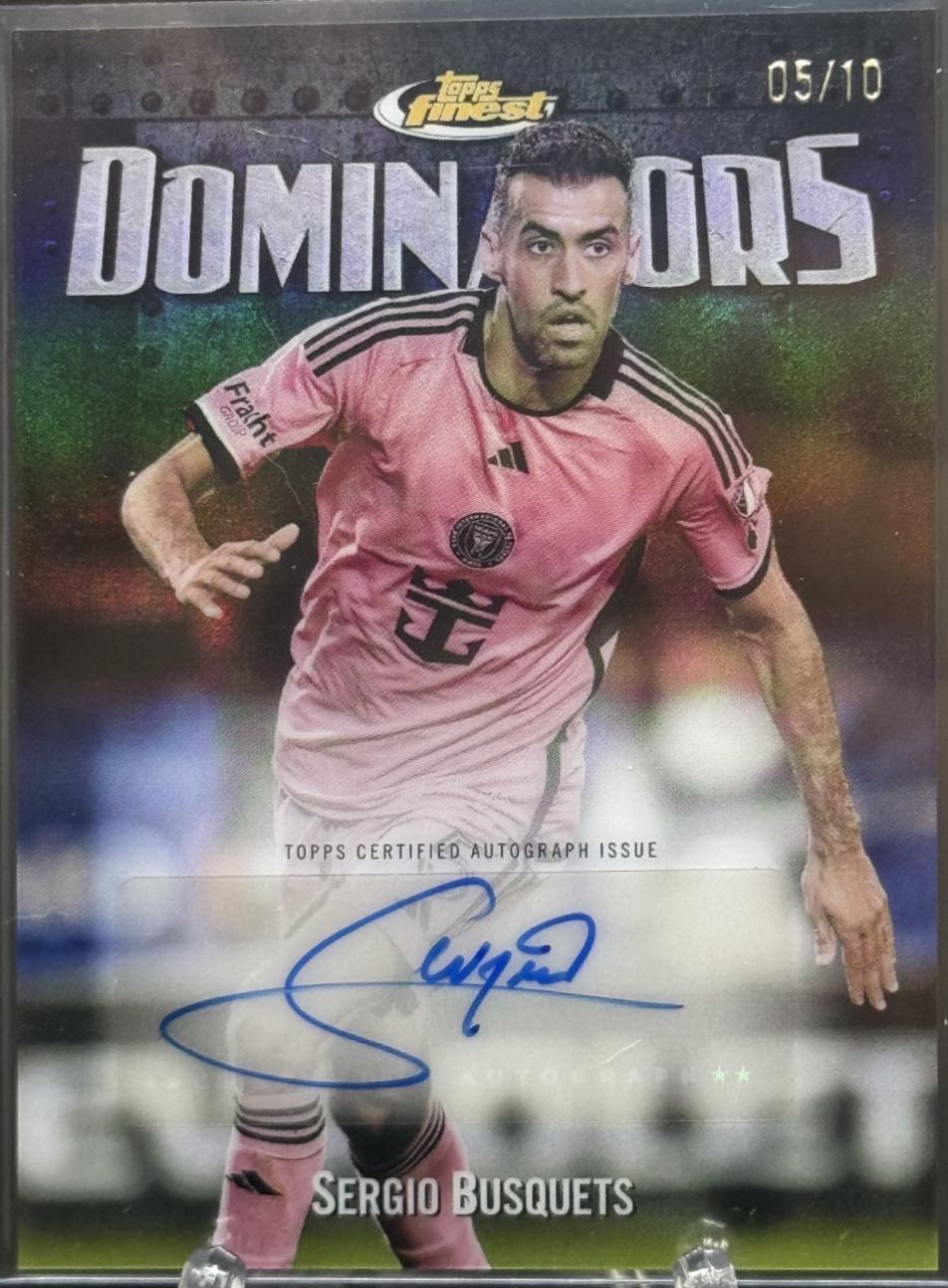 Sergio Busquets [Black Refractor] #DOM-SB