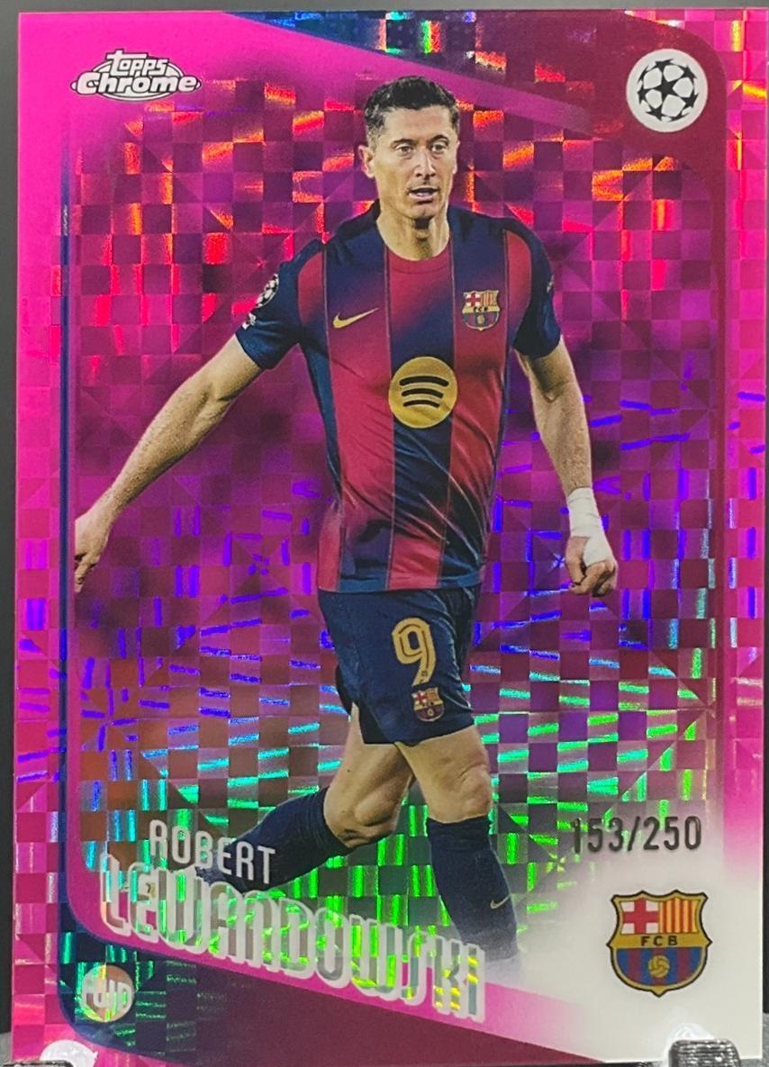 Robert Lewandowski [Pink X-Fractor] #54
