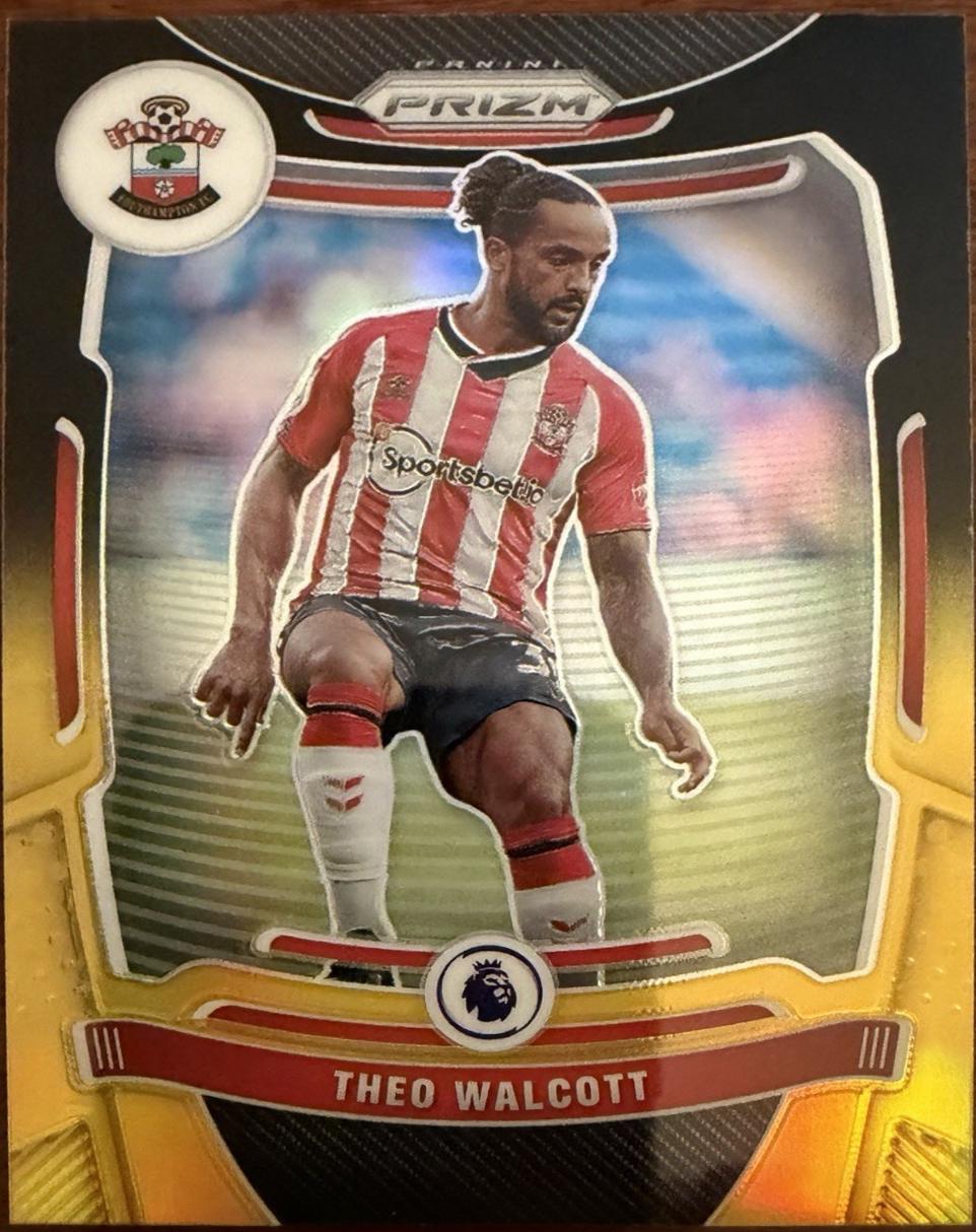 Theo Walcott [Gold Prizm] #117