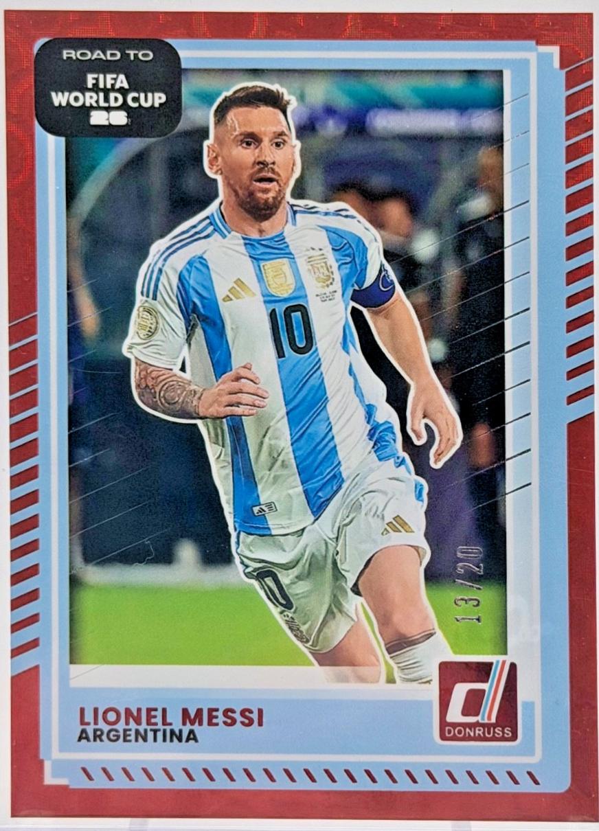 Lionel Messi [Red Pyramids] #154
