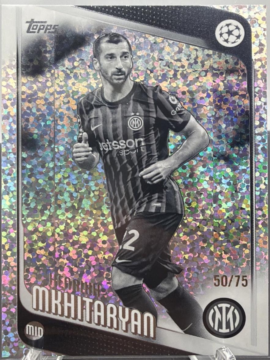 Henrikh Mkhitaryan [Black White Foil] #57