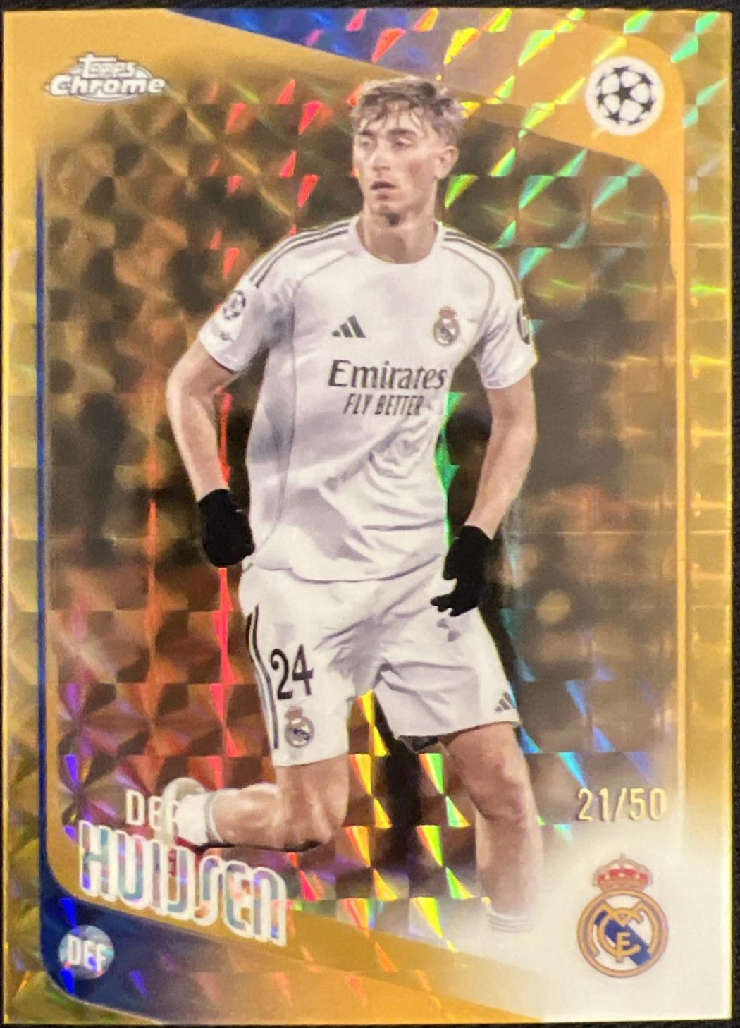 Dean Huijsen [Gold Geometric Refractor] #39