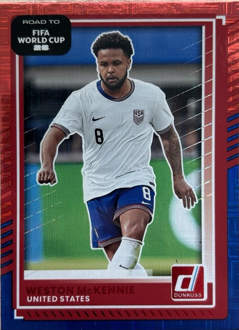 Weston McKennie [Blue Optic] #24